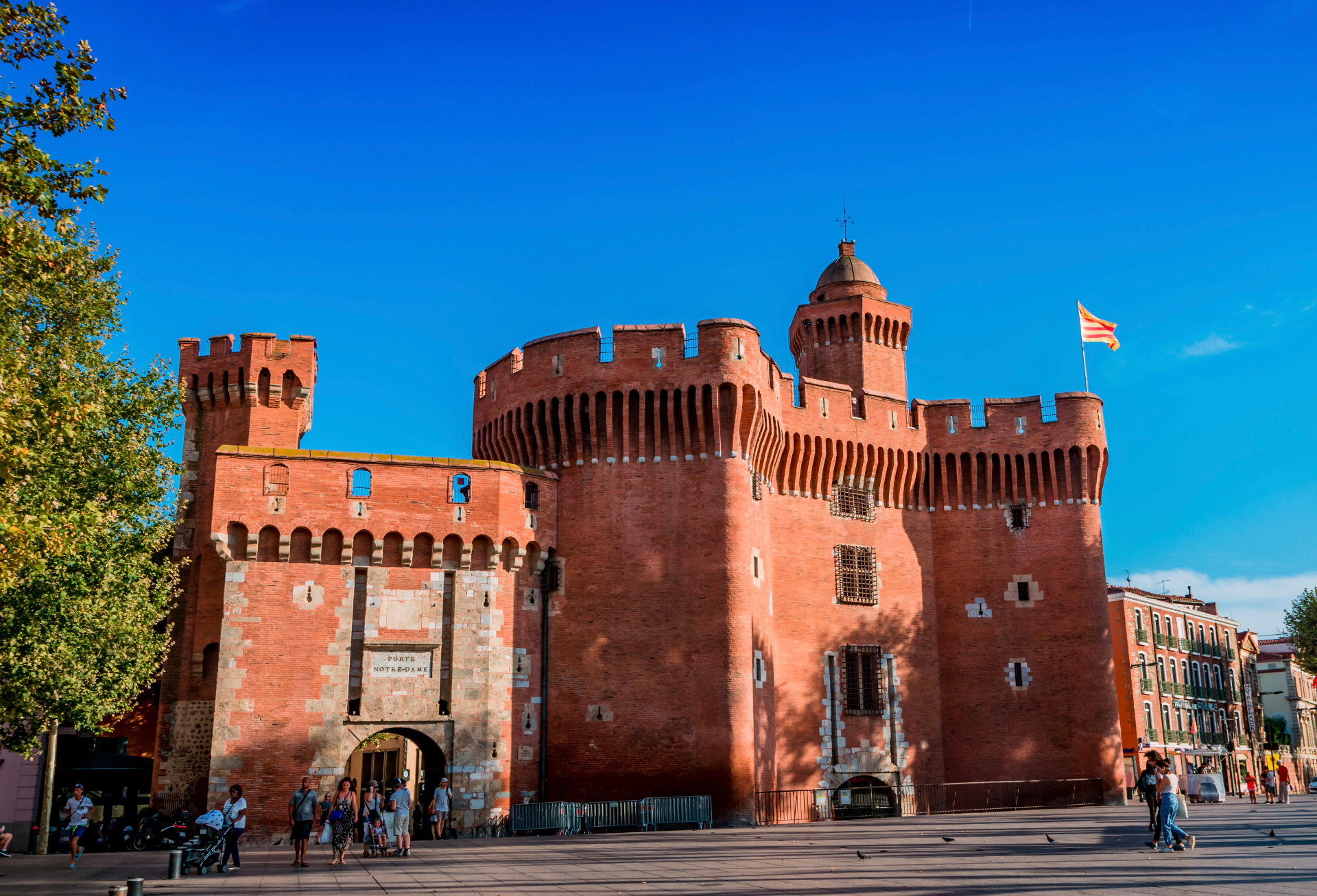 Le Castillet, Porte Notre-Dame, Perpignan — lumière de fin de journée